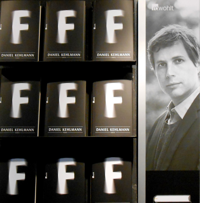 Daniel Kehlmanns "F" auf der Frankfurter Buchmesse 2013. Foto: (c) Valeat 